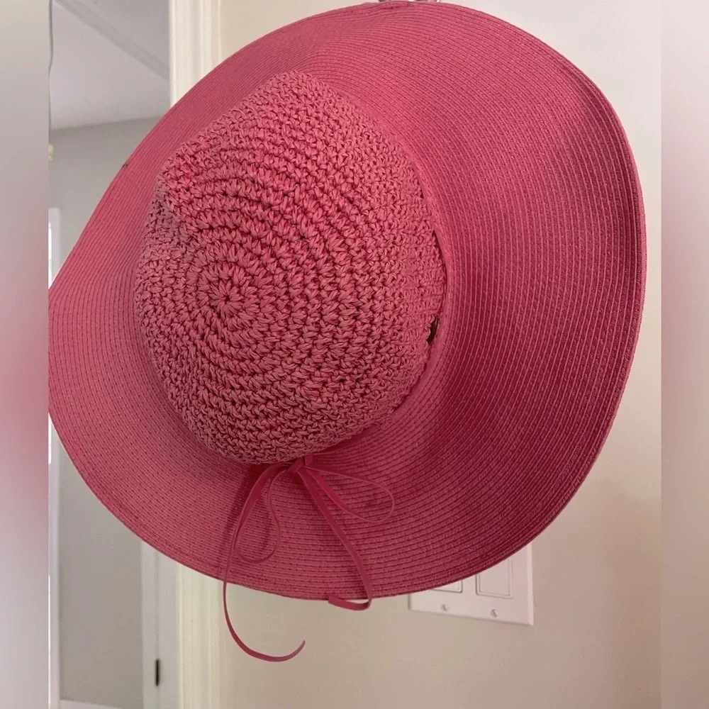 Scala Collezione Vintage Pink crochet and paper hat.‎ Thin pink tie around top.